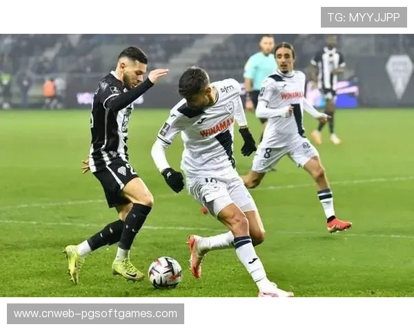 法甲单轮17人伤停，密集赛程对球员健康影响引关注。